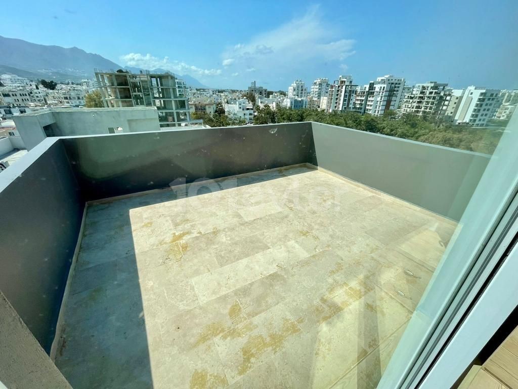 Girne merkez kıralık 3+1 penthouse