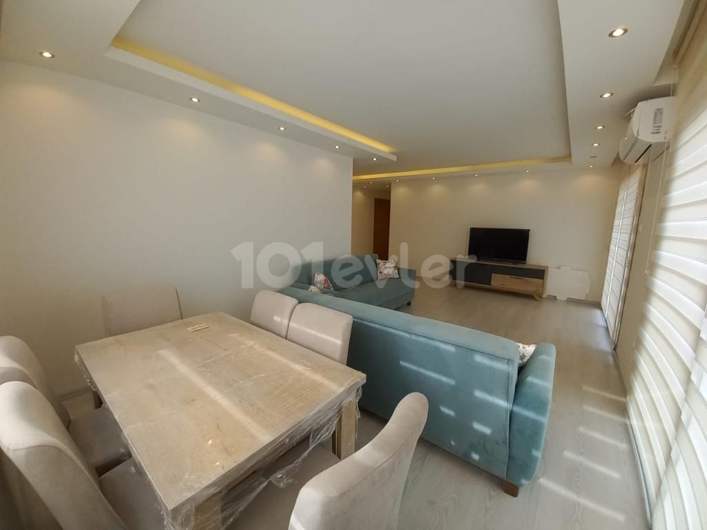 Luxury 3+1 penthouse with mountain sea view in the center of Kyrenia