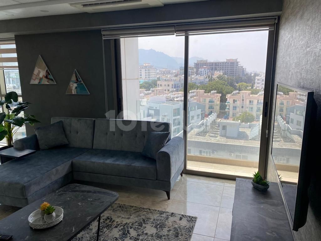 Girne merkezde lüks eşyalı 2+1 kiralık daire