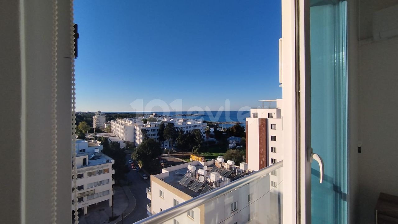 3+1 FLAT FOR SALE IN KYRENIA CENTER WITH SEA VIEW