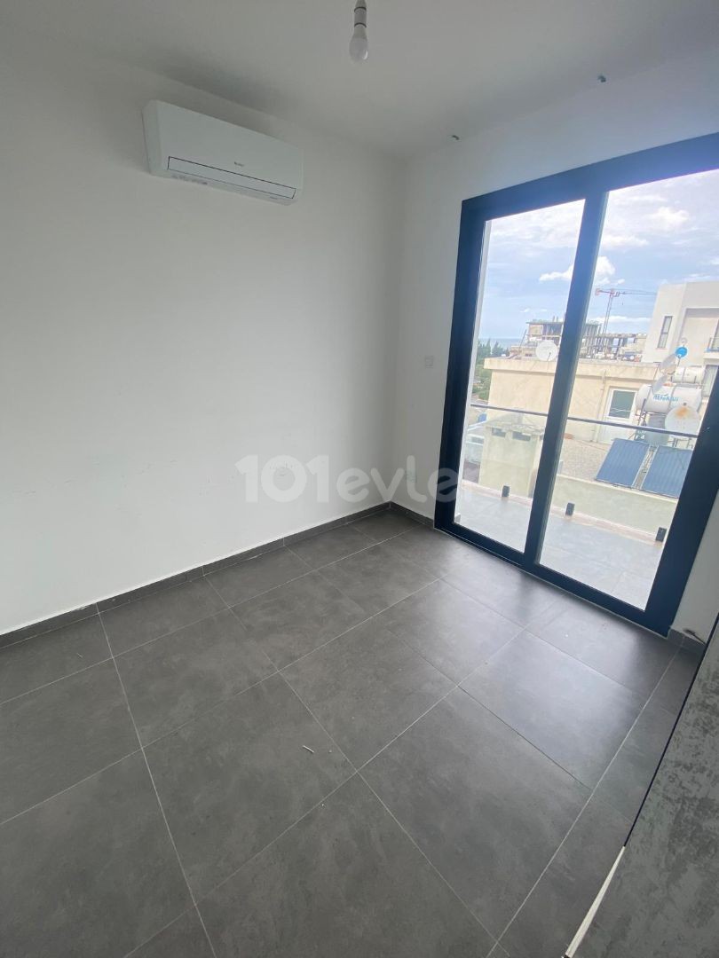 2+1 FLAT FOR RENT WITH COMMERCIAL PERMIT IN KYRENIA CENTER