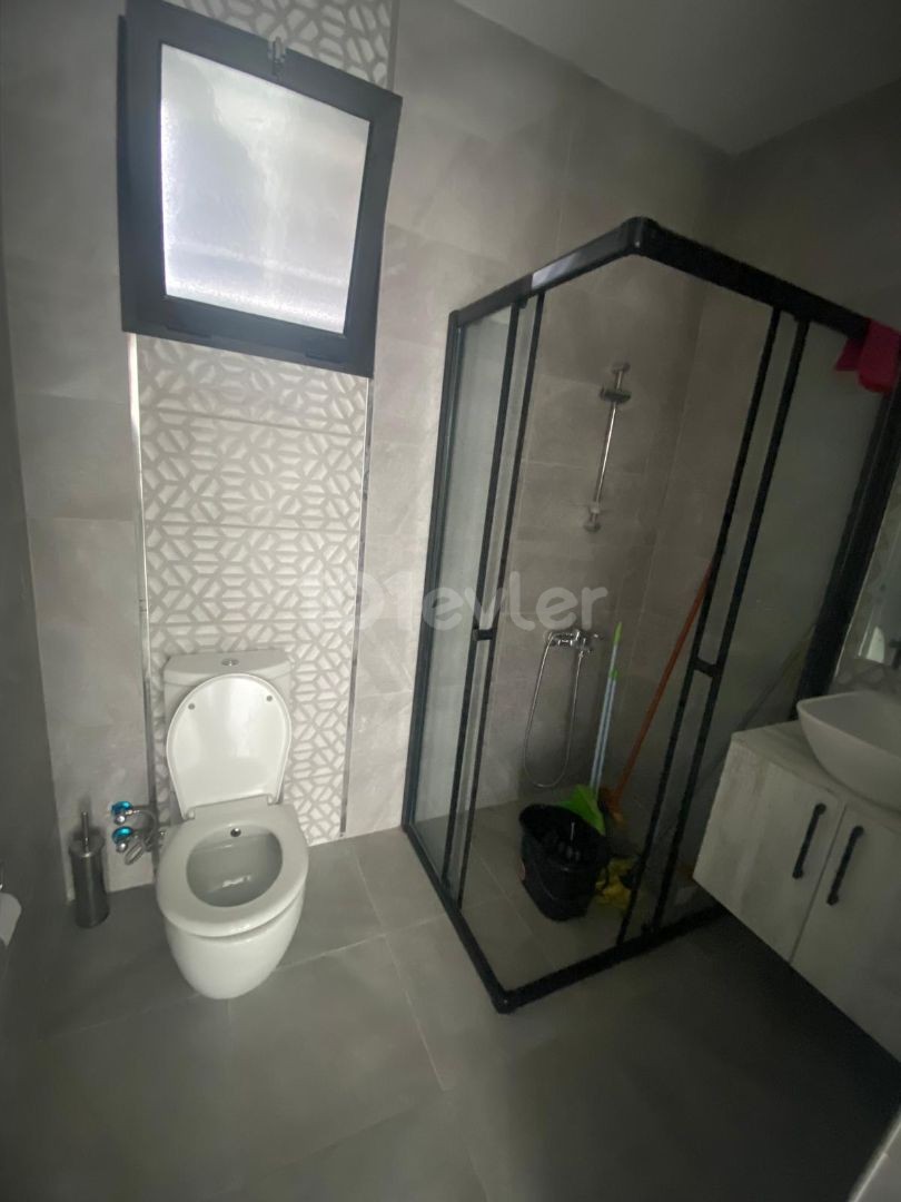 2+1 FLAT FOR RENT WITH COMMERCIAL PERMIT IN KYRENIA CENTER