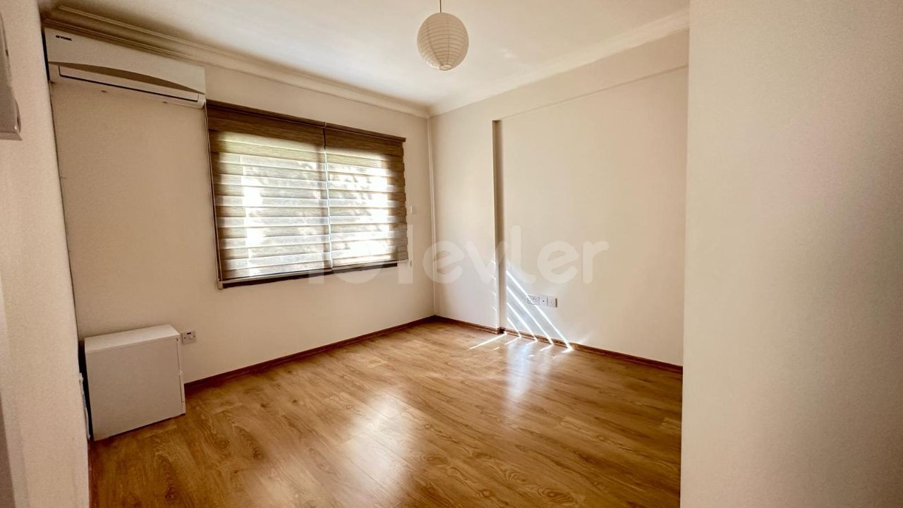 GİRNE MERKEZDE 1+1 SATILIK DAİRE