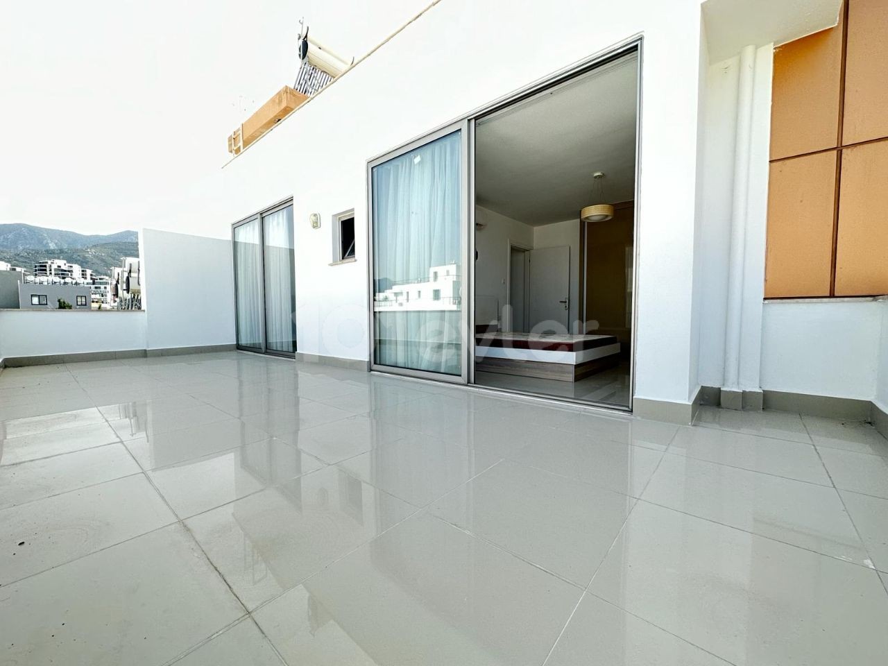 GİRNE MERKEZDE FULL EŞYAL 2+1 KİRALIK PENTHOUSE