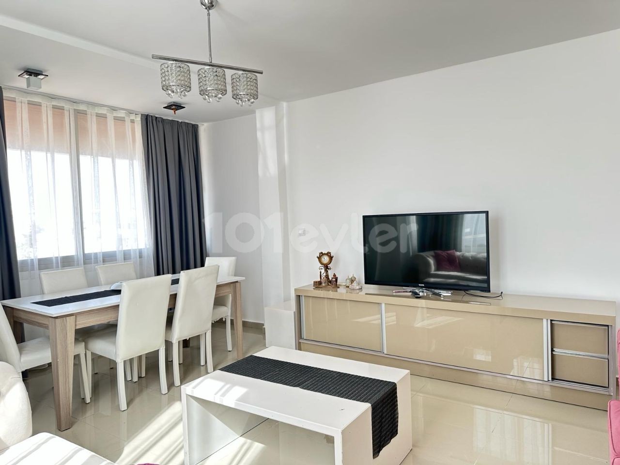 GİRNE MERKEZDE FULL EŞYAL 2+1 KİRALIK PENTHOUSE