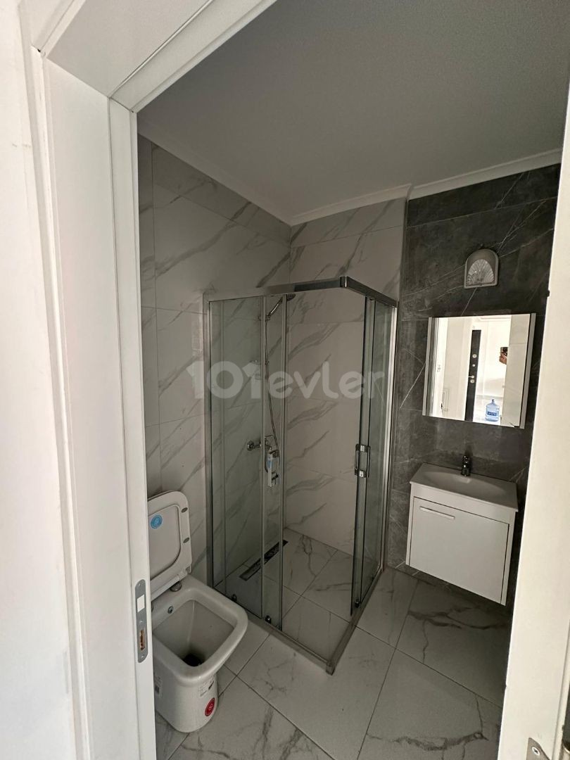 GİRNE MERKEZDE MÜKEMMEL DAG MANZARALI 2+1 SATILIK DAİRE