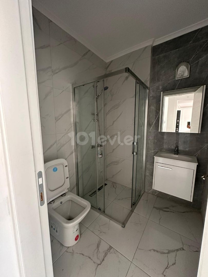 GİRNE MERKEZDE MÜKEMMEL DAG MANZARALI 2+1 SATILIK DAİRE