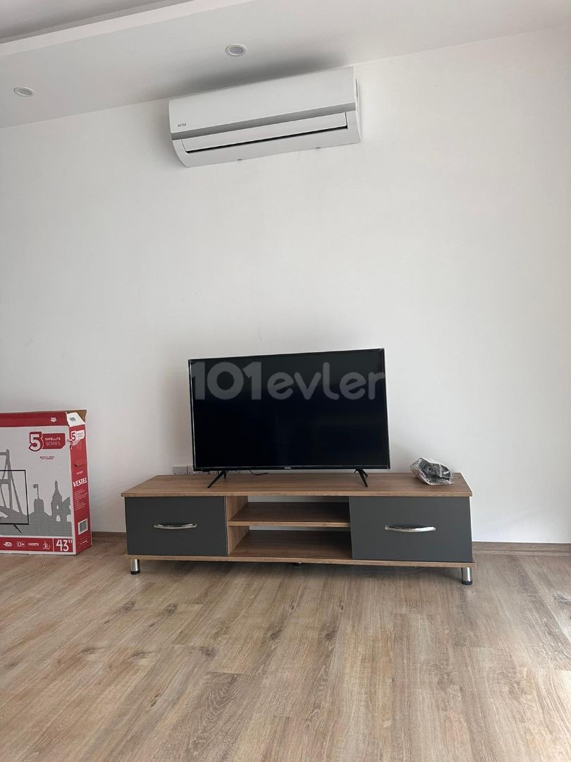 GİRNE MERKEZDE MÜKEMMEL DAG MANZARALI 2+1 SATILIK DAİRE