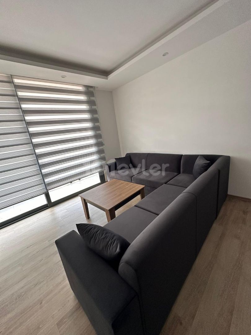 GİRNE MERKEZDE MÜKEMMEL DAG MANZARALI 2+1 SATILIK DAİRE