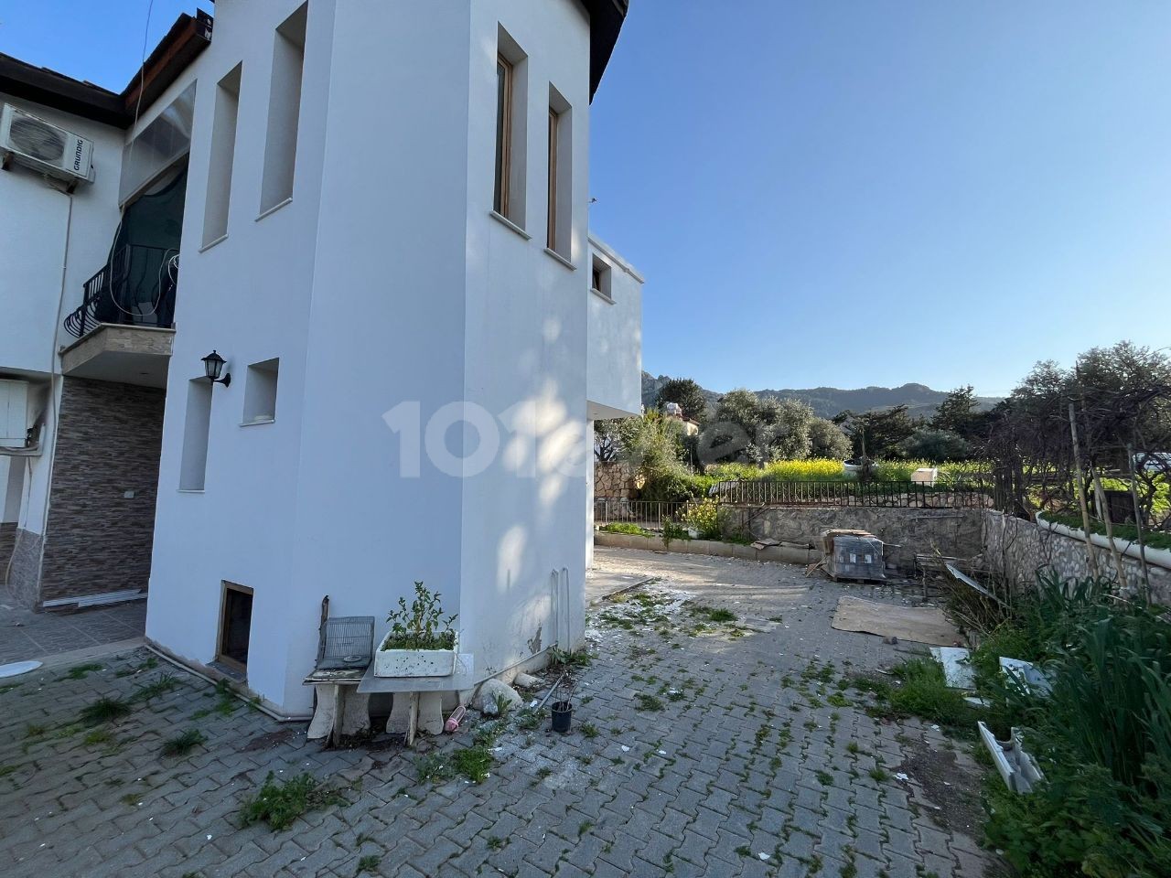 3+1 VILLA ZU VERMIETEN IN DER REGION KYRENIA LAPTA MIT ATEMBERAUBENDEM BERGBLICK