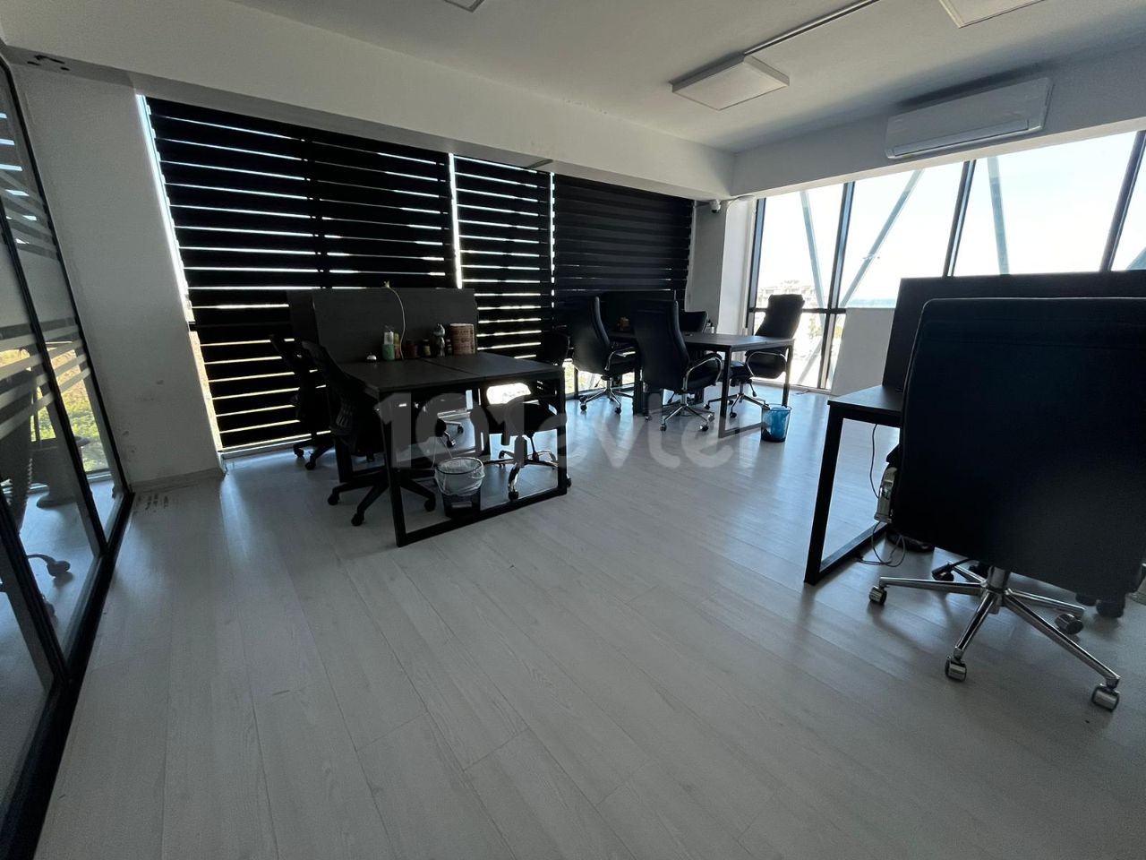 OFFICE FOR RENTAL WITH COMMERCIAL PERMIT IN KYRENIA CENTER