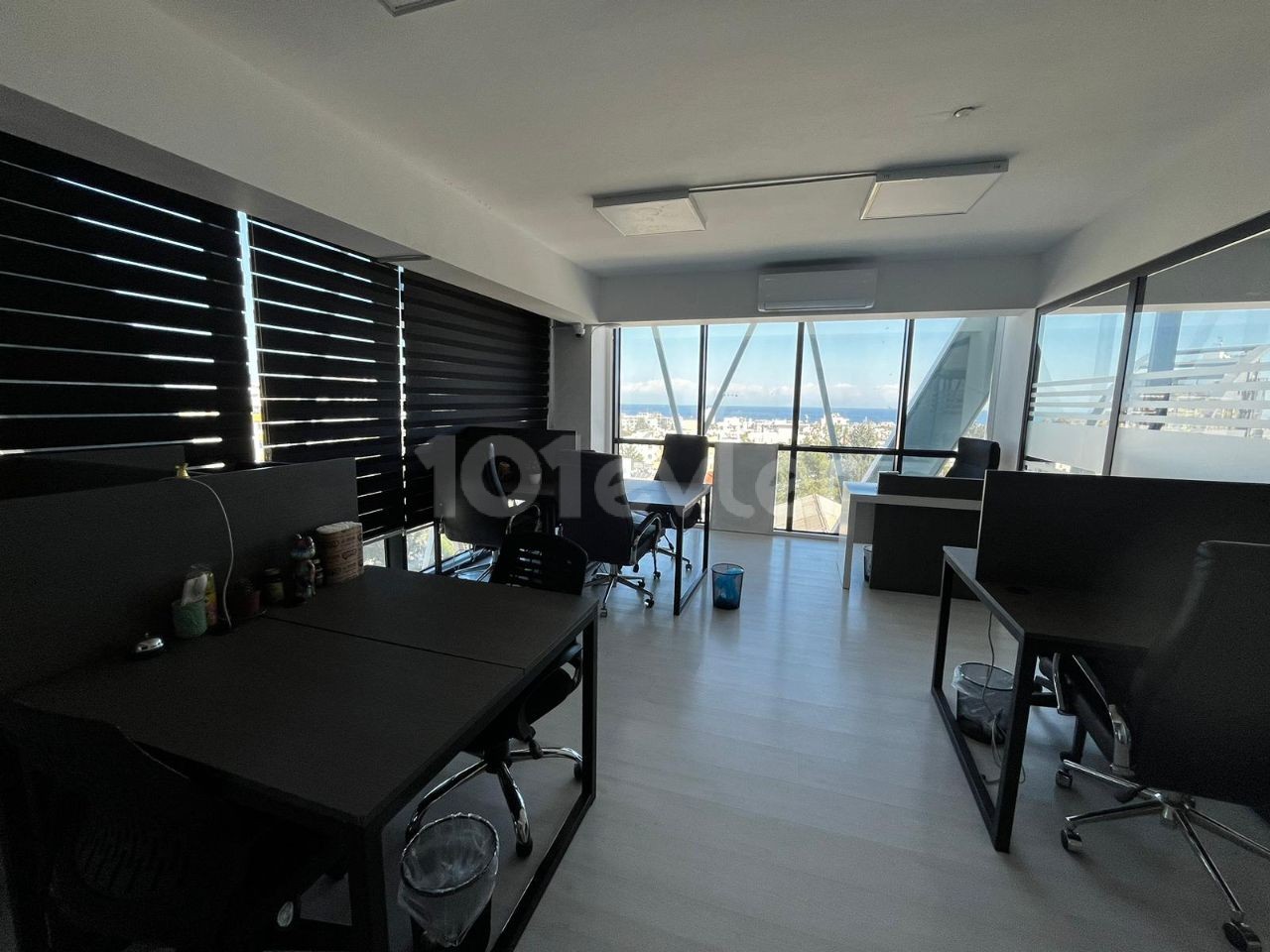 OFFICE FOR RENTAL WITH COMMERCIAL PERMIT IN KYRENIA CENTER
