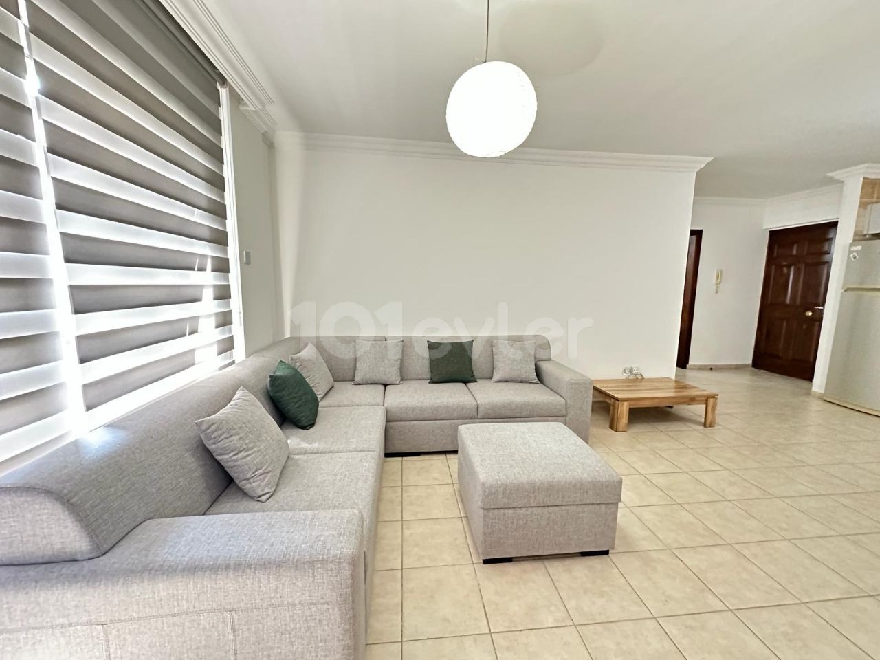 1+1 FLAT FOR RENT IN A SITE WITH POOL IN KYRENIA CENTER