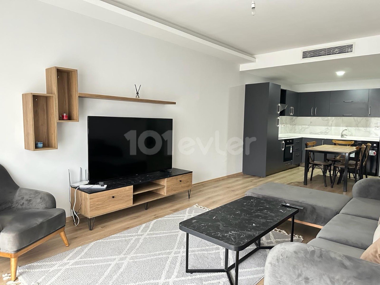 Luxuriöse, brandneue möblierte 1+1-Wohnung zur Miete im Zentrum von Kyrenia