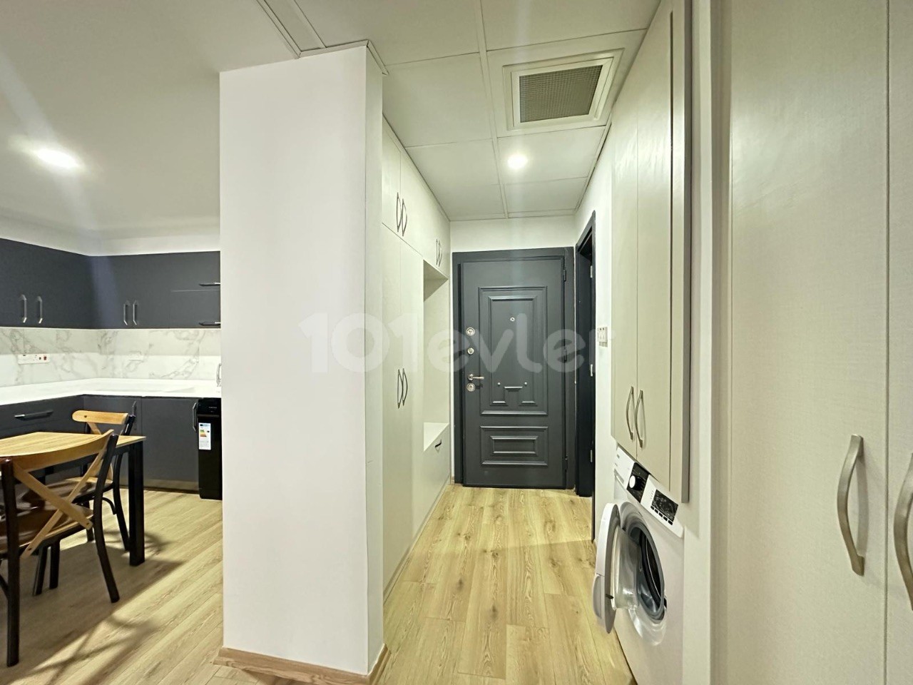 Роскошная, новая меблированная квартира 1+1 в аренду в центре Кирении