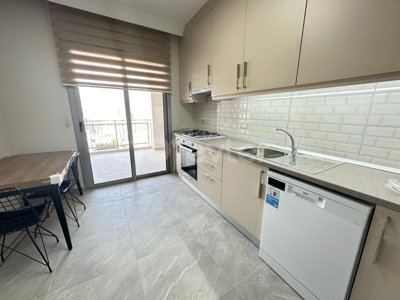 3+1 FLAT FOR RENT IN KYRENIA CENTER WITHIN THE SITE