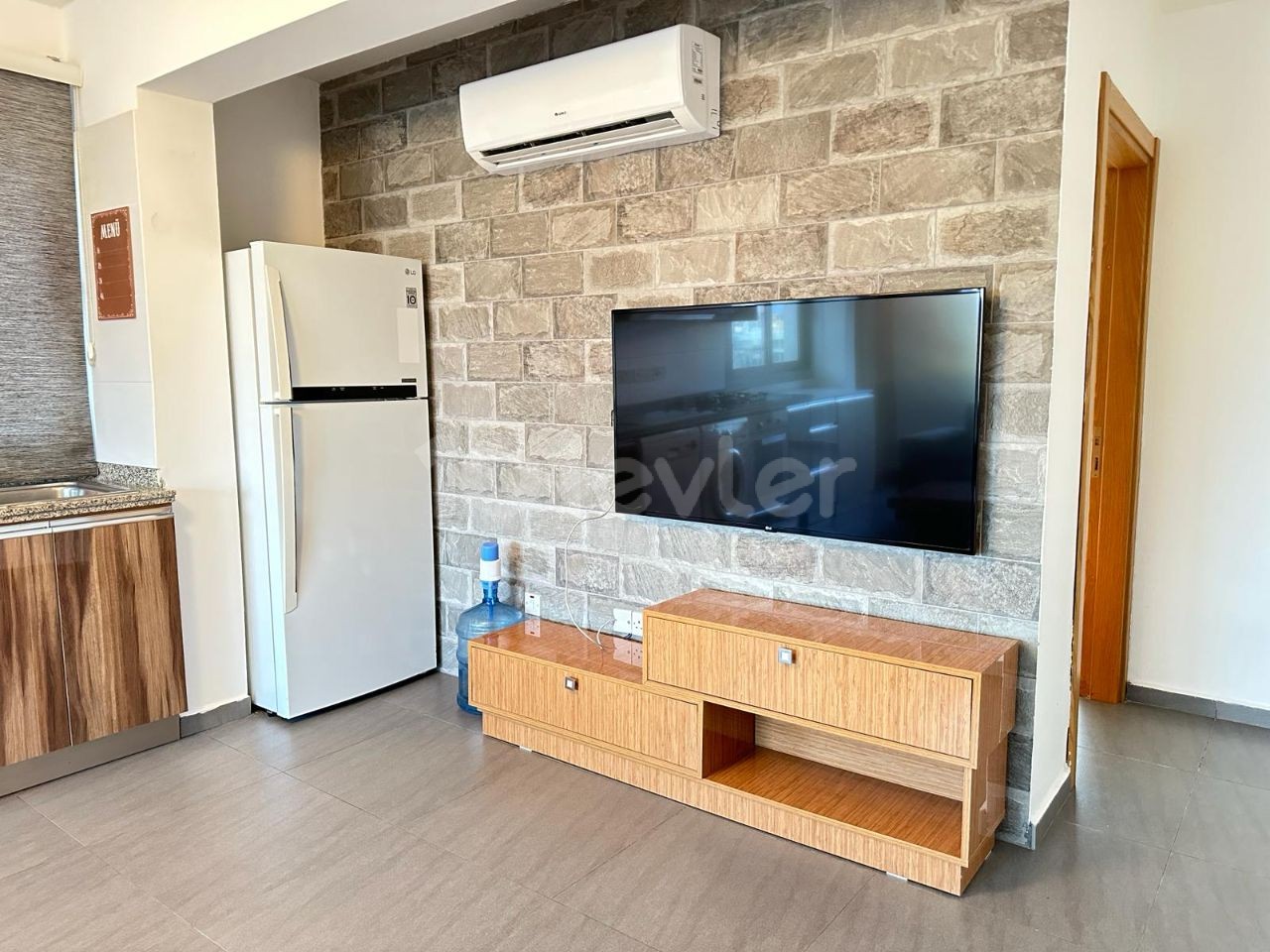 Fully furnished 2+1 penthouse for rent in Kyrenia center