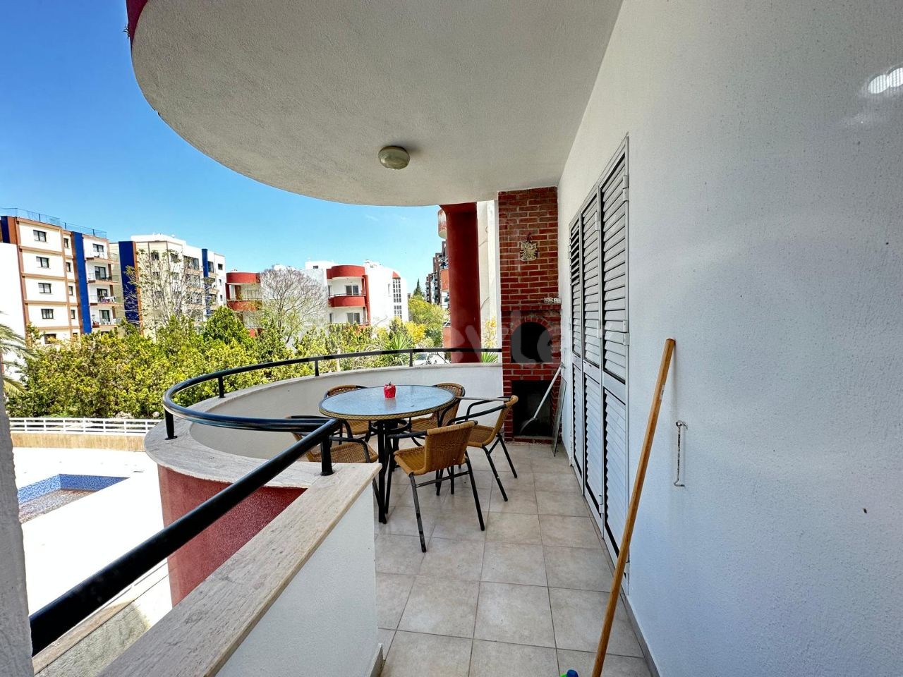 3+1 FLAT FOR RENT IN A SITE WITH POOL IN KYRENIA CENTER