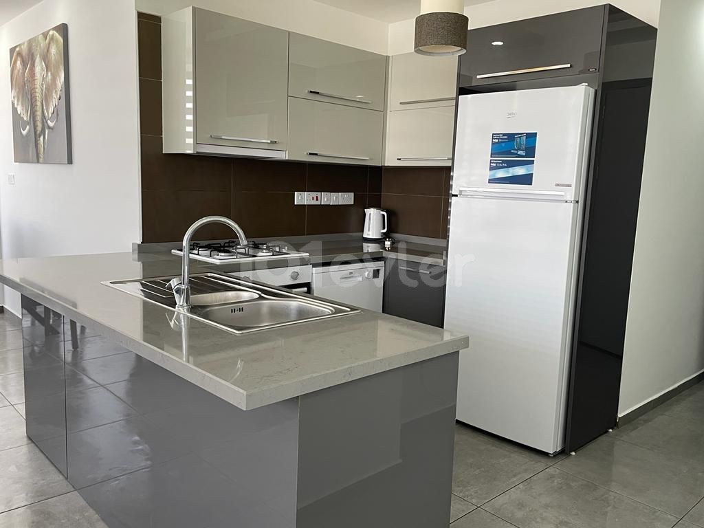 LUXUSMÖBLIERTE 2+1-WOHNUNG ZU VERMIETEN IM KYRENIA CENTER