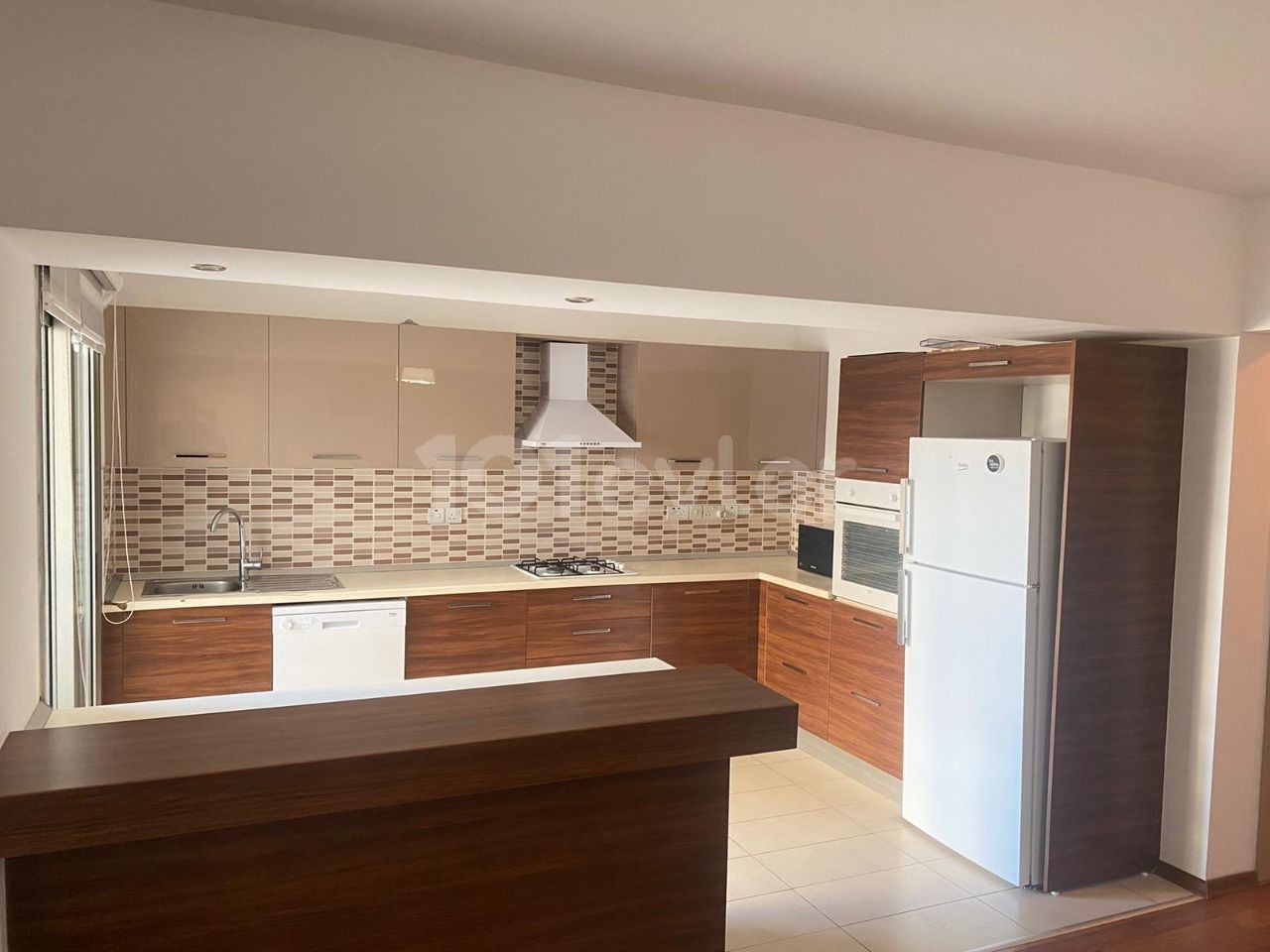 FULLY FURNISHED 3+1 FLAT FOR RENT IN KYRENIA CENTER