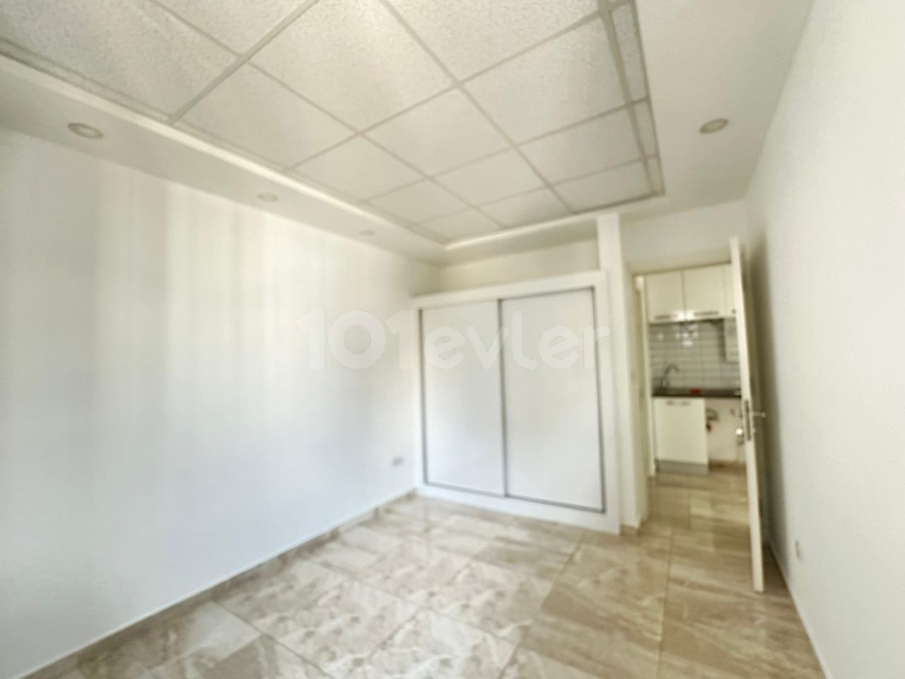 3 ROOM OFFICE FOR RENT WITH COMMERCIAL PERMIT IN KYRENIA CENTER