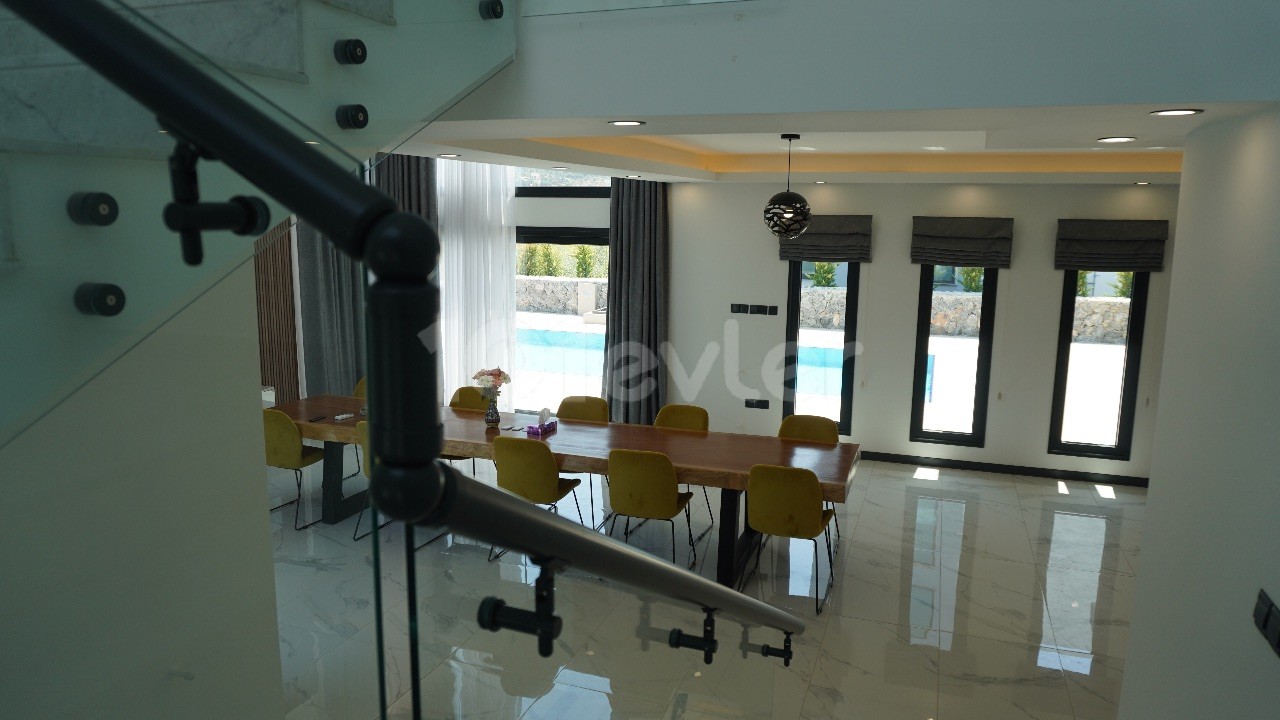 Unveil Elegance and Luxury: Captivating 4-Bedroom Villa with Pool, Terrace, and Stunning Sea Proximity in Karshiyaka.