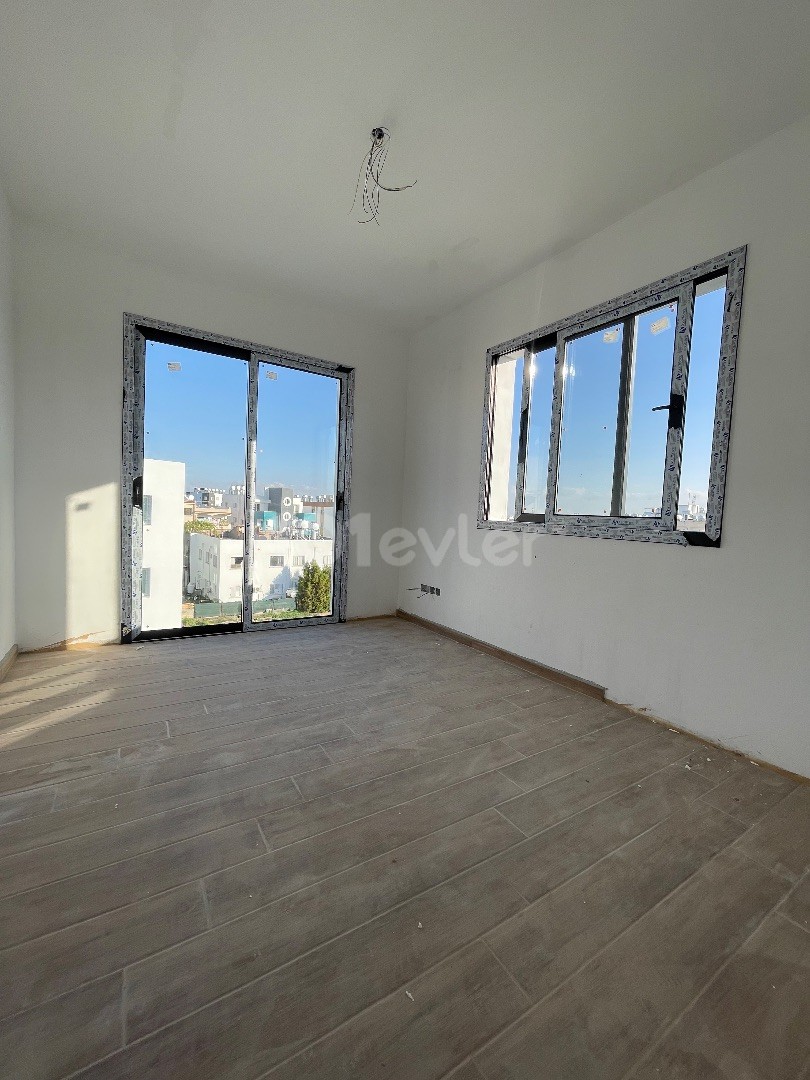 Wunderschönes Penthouse mit 2 Schlafzimmern und türkischem Titel in Gönyeli, Nikosia