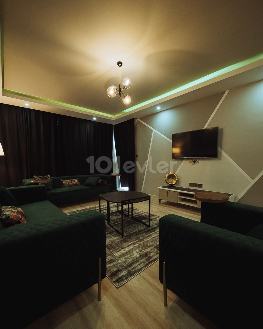 SCHÖN EINGERICHTETE LUXUS 2+1 WOHNUNG IN GIRNE