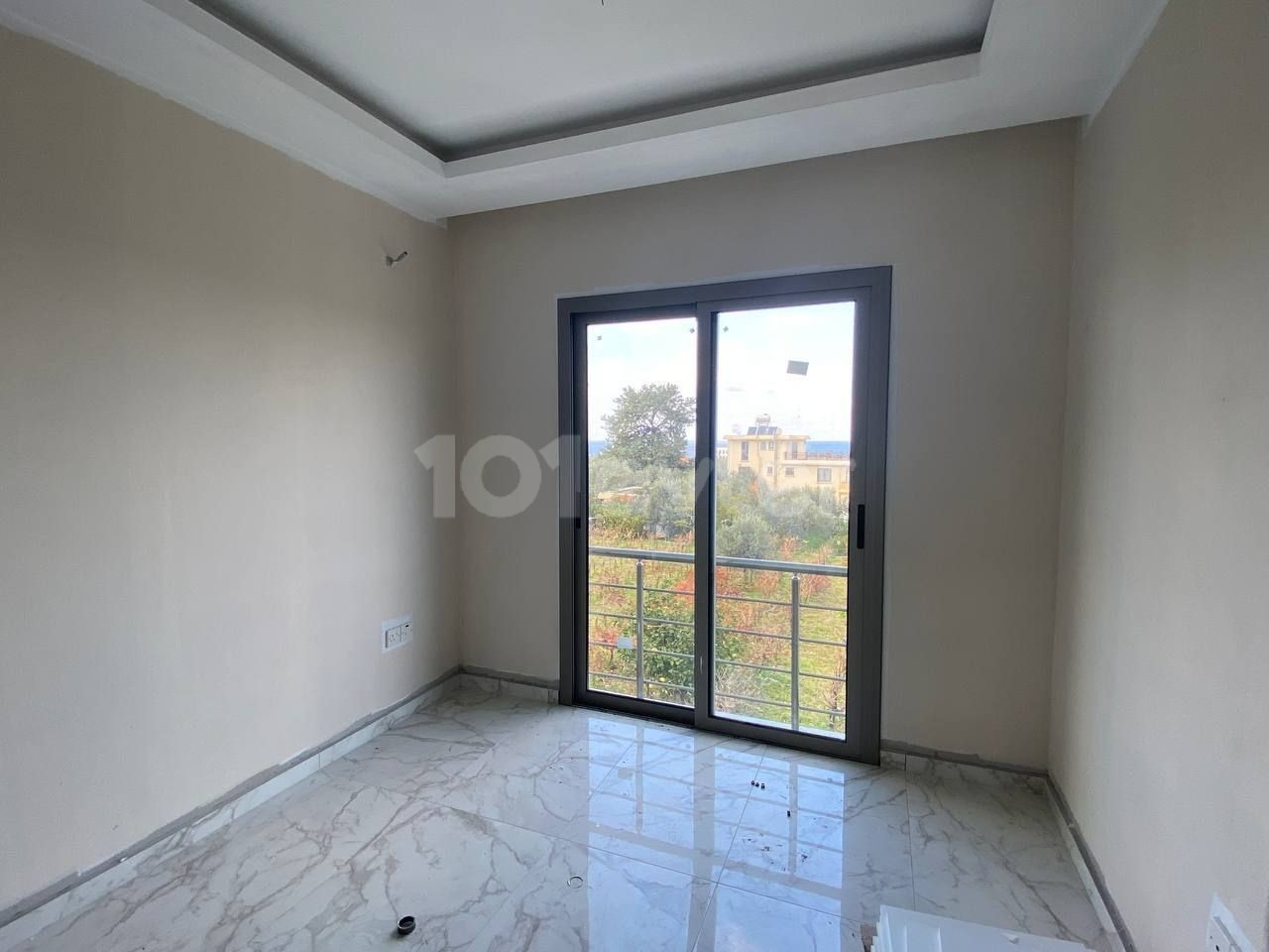 New apartment with a good location in Lapta