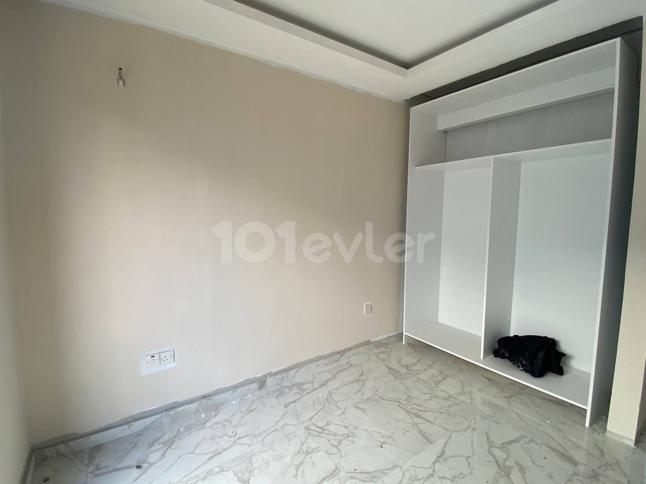 New apartment with a good location in Lapta