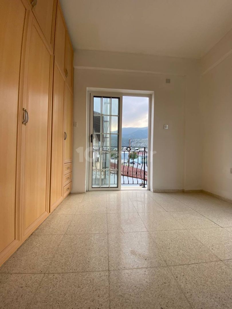 Spacious apartment in the center of Alsancak