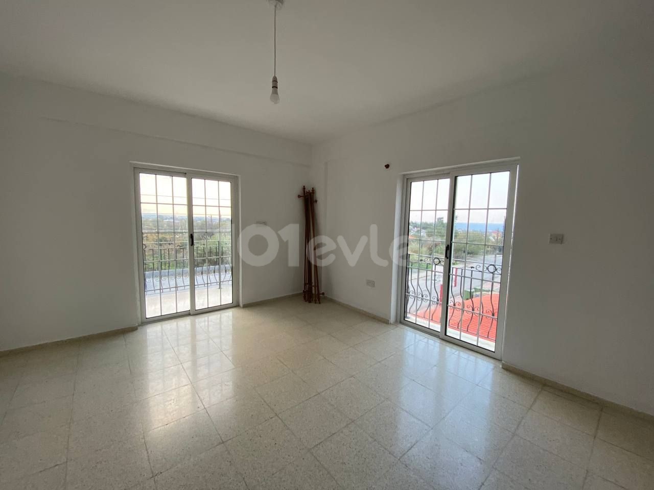 Spacious apartment in the center of Alsancak