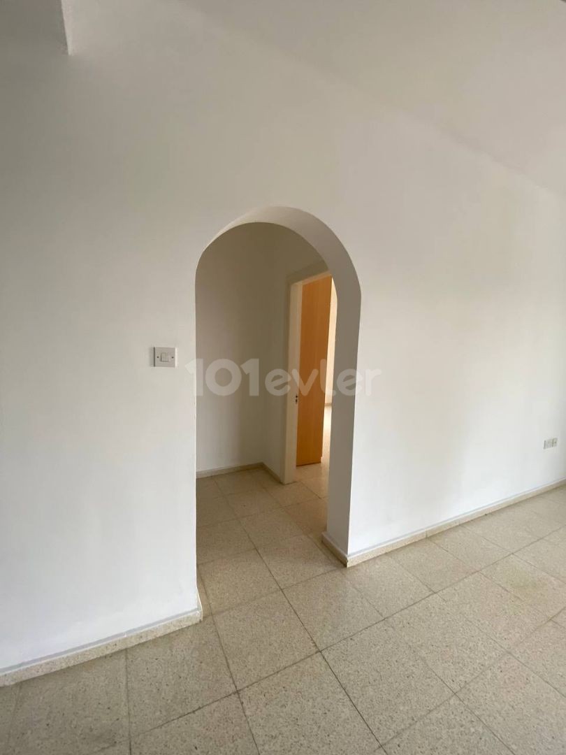 Spacious apartment in the center of Alsancak