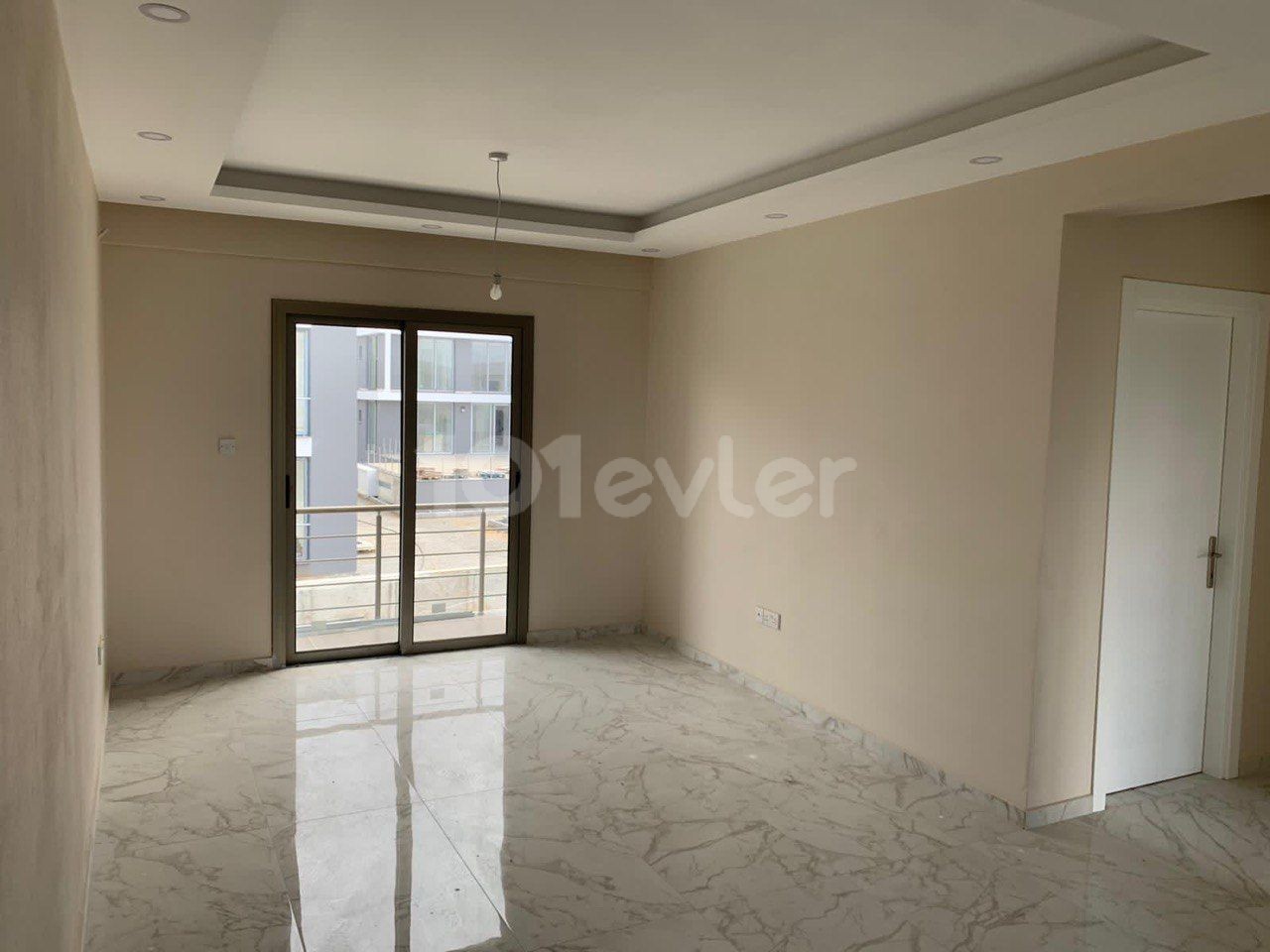 New apartment with a good location in Lapta