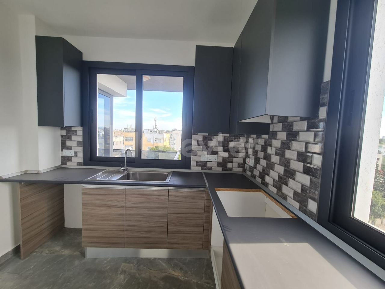 Penthouse For Sale in Küçük Kaymaklı, Nicosia