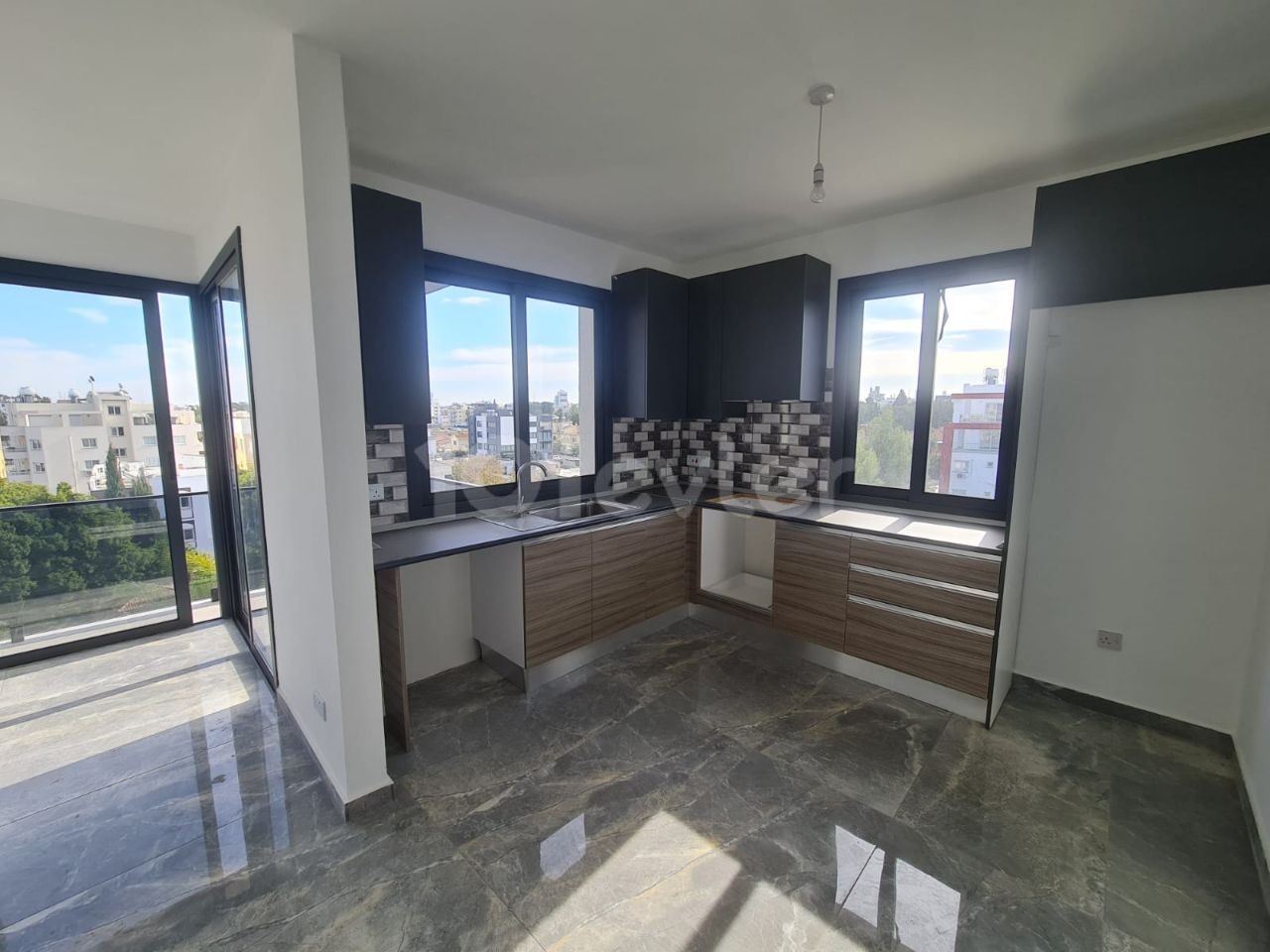 Penthouse For Sale in Küçük Kaymaklı, Nicosia