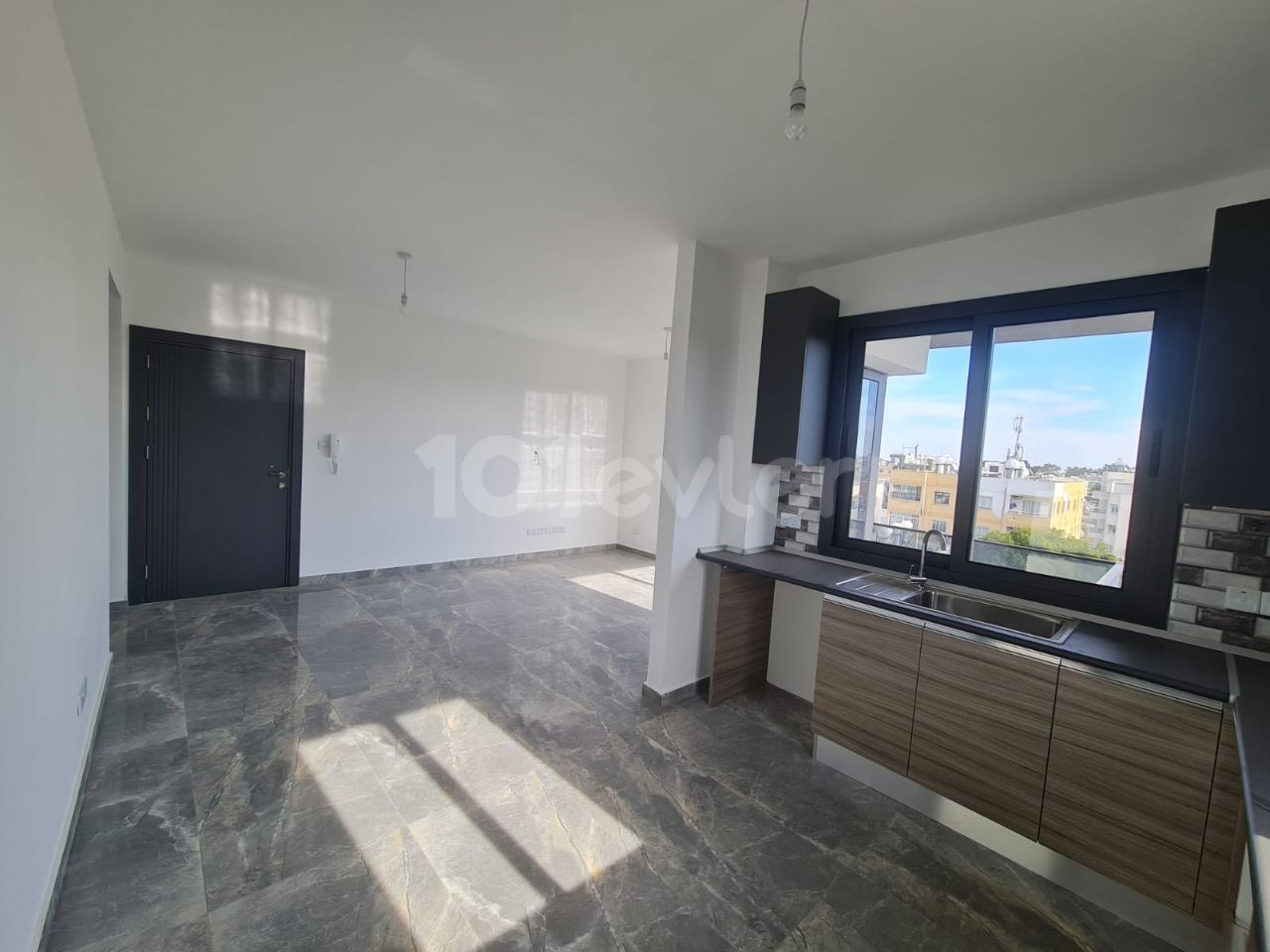 Penthouse For Sale in Küçük Kaymaklı, Nicosia