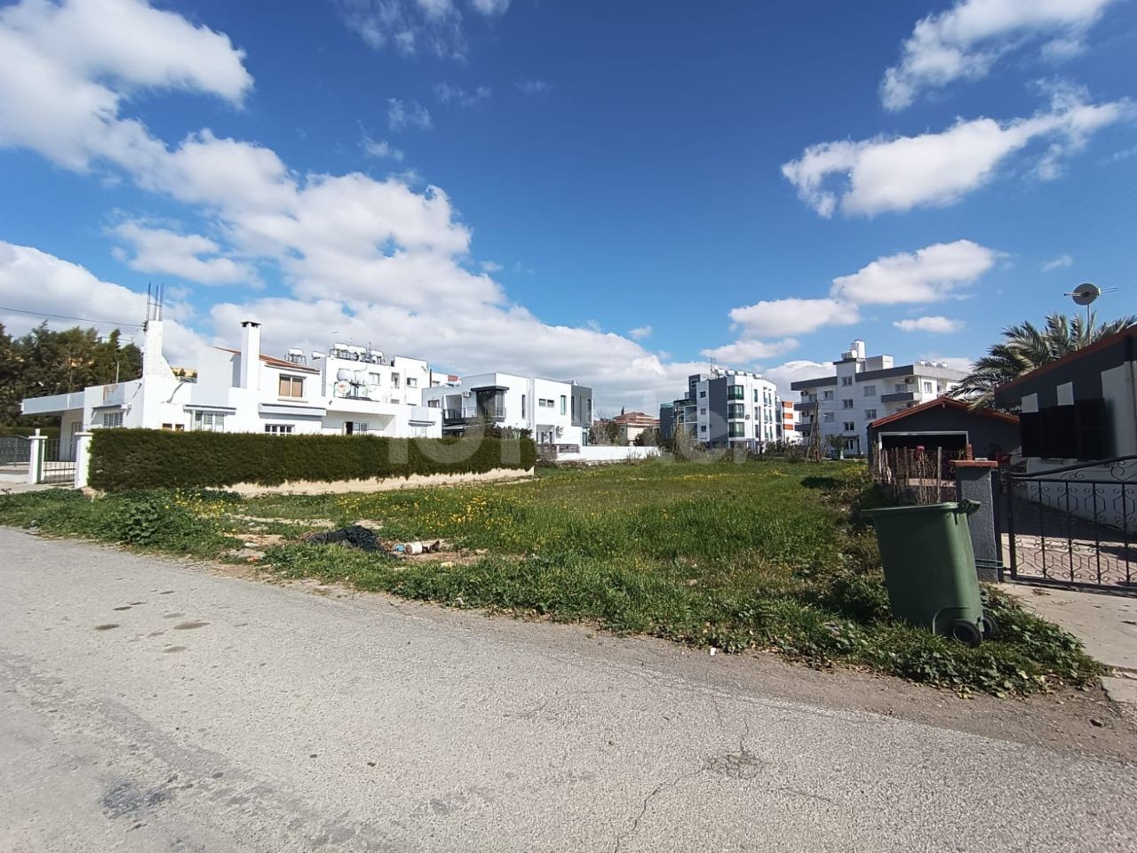 LAND FOR SALE SUITABLE FOR APARTMENT BUILDING BEHIND HAMİTKÖY ISBANKASI