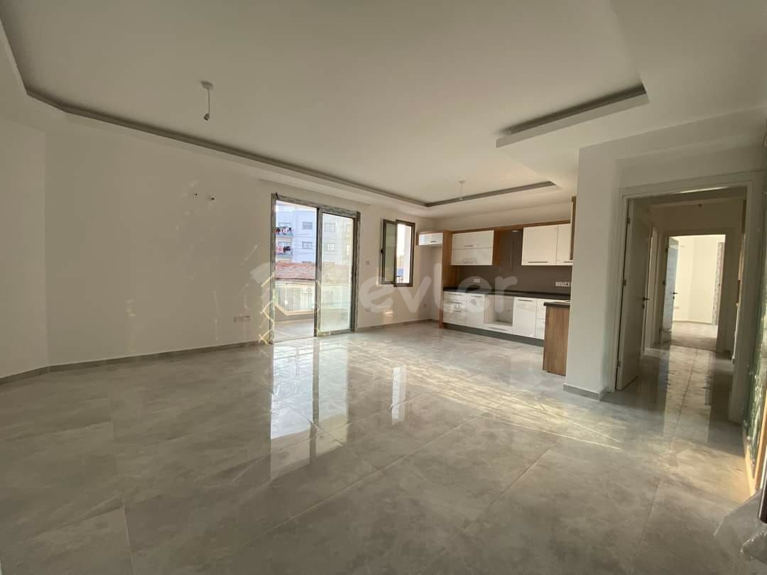 3+1 APARTMENT FOR SALE WITH QUALITY WORKMANSHIP AND MATERIALS IN KÜÇÜKKAYMAKLI 