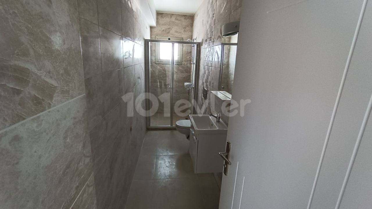 3+1 APARTMENT FOR SALE IN GÖNYELI SUITABLE FOR A LARGE SPACIOUS FAMILY