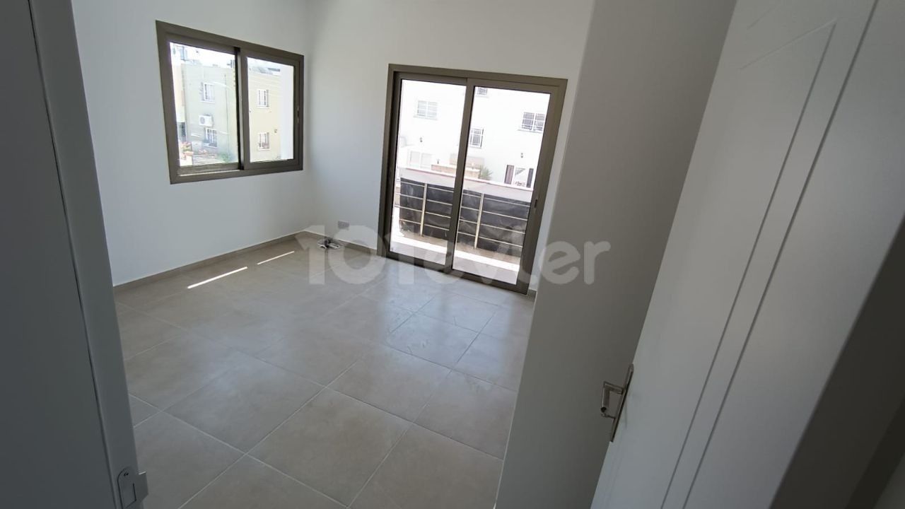 3+1 APARTMENT FOR SALE IN GÖNYELI SUITABLE FOR A LARGE SPACIOUS FAMILY