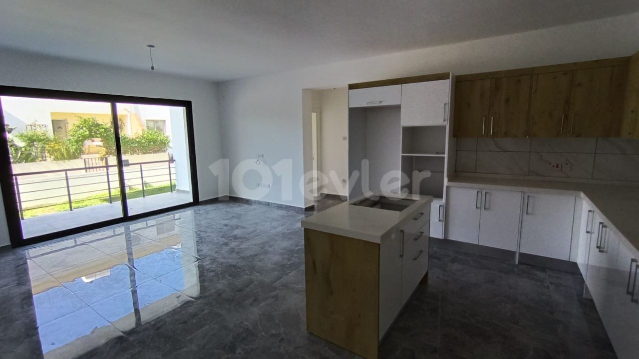 2+1 FLAT FOR SALE IN HAMİTKOY, GROUND FLOOR WITH WIDE GARDEN