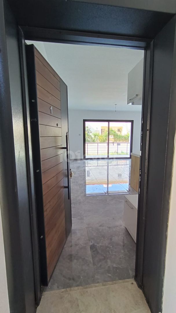 2+1 FLAT FOR SALE IN HAMİTKOY, GROUND FLOOR WITH WIDE GARDEN