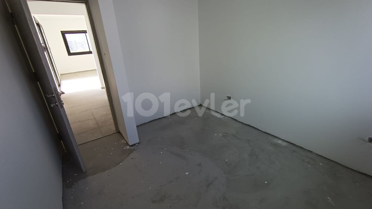 2+1 PENTHOUSE FOR SALE IN KÜÇÜKKAYMAKLI CENTRAL LOCATION