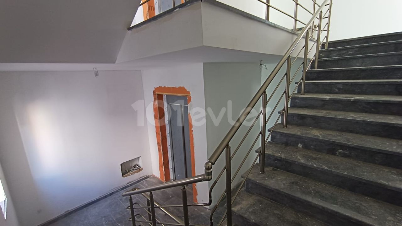 KÜÇÜKKAYMAKLI MERKEZİ KONUM DA SATILIK 2+1 PENTHOUSE