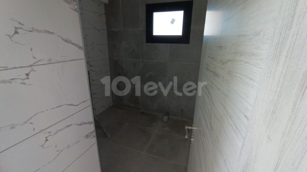 2+1 PENTHOUSE FOR SALE IN KÜÇÜKKAYMAKLI CENTRAL LOCATION