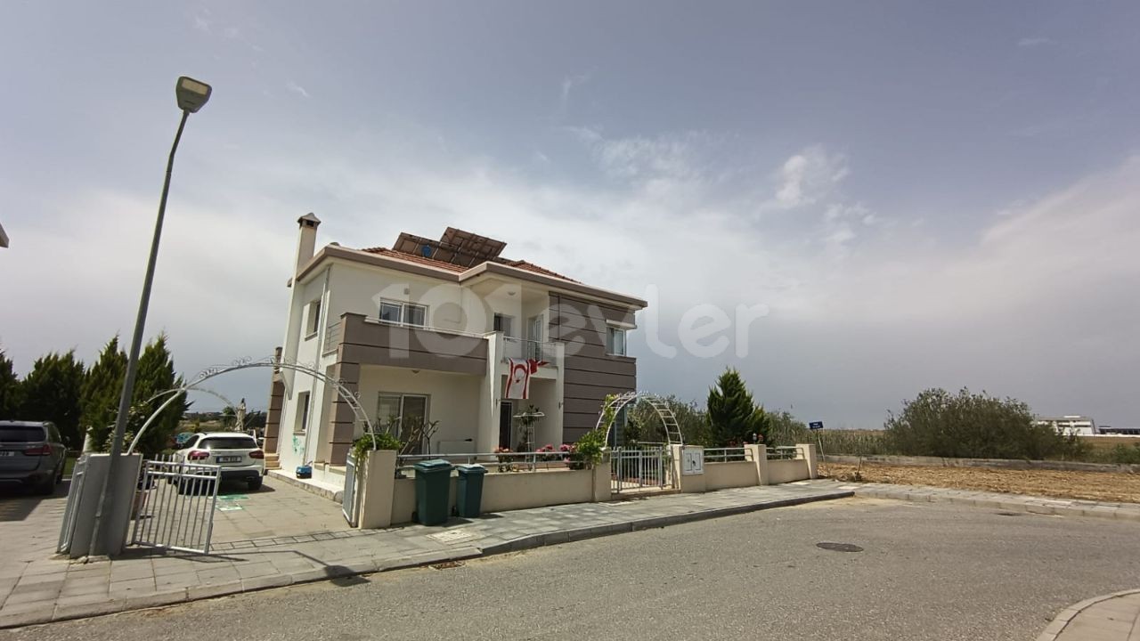 LARGE, SPACIOUS, QUALITY CENTRAL HEATING AND COOLING 3+1 VILLA FOR SALE IN YENİKENT