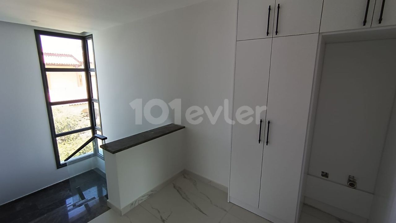 GROSSE, HOCHWERTIGE, KOMFORTABLE, LUXURIÖSE 4+1-VILLA ZUM VERKAUF IN ÇATALKÖY