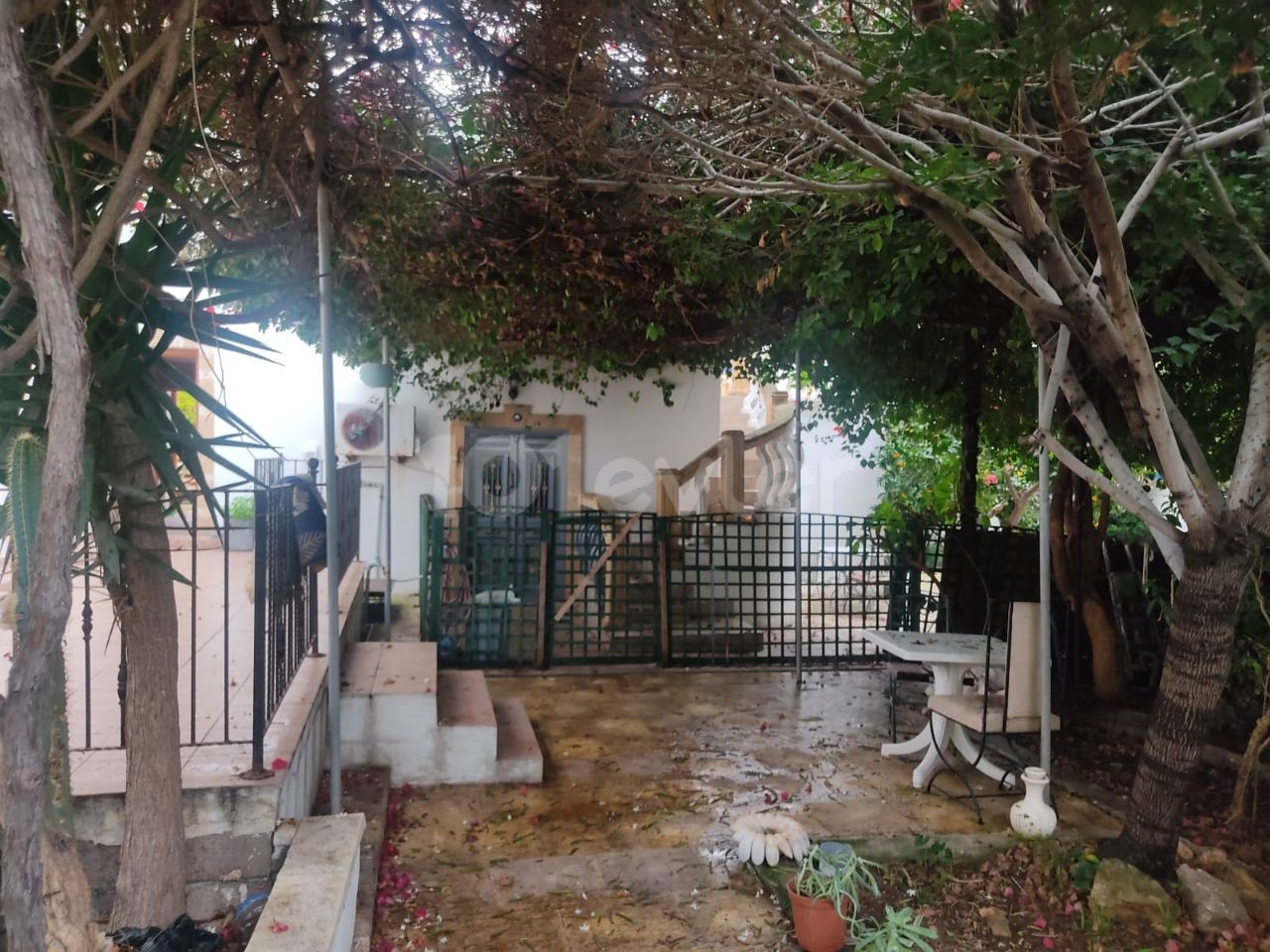 Villa for sale in Kyrenia-Karaoğlanoğlu Region with a large garden (within 2 acres of land)