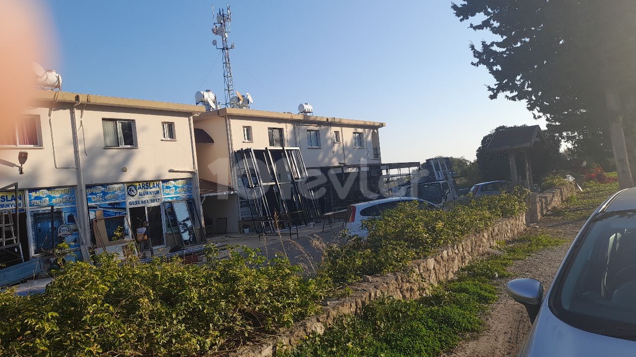 Karşıyaka Girne region- Suitable for investment, MAIN ROAD SIDE, 6 SHOPS, 4 FLATS (Karsiyaka, Girne region- Suitable for investment, MAIN ROAD SIDE, 6 SHOPS, 4 FLATS)